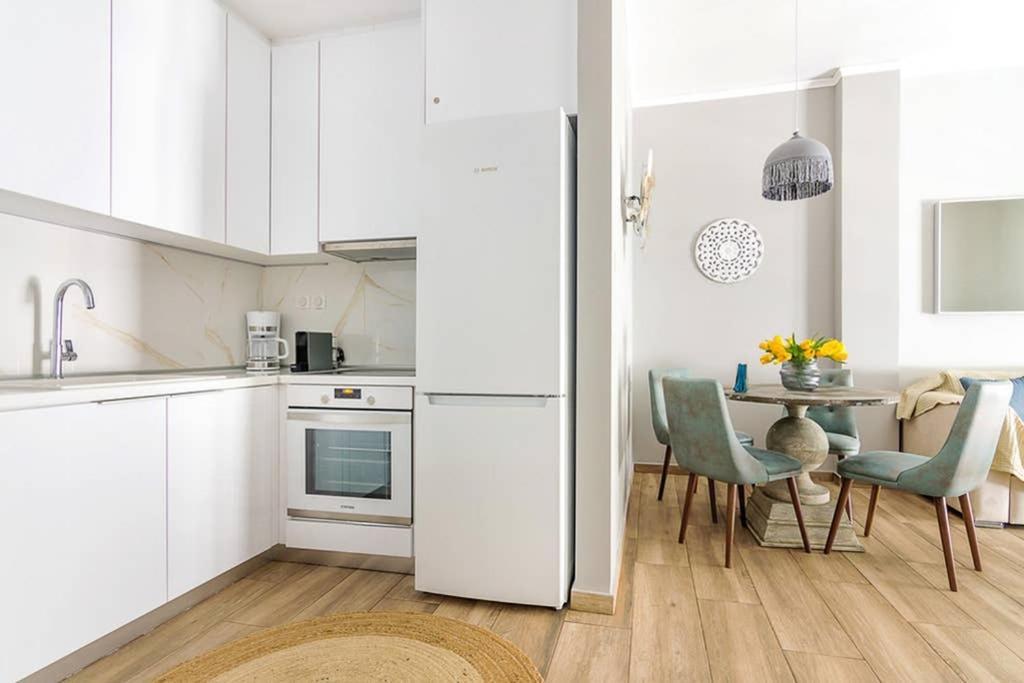 Bright Apartment For 6 Ppl In Aten Exteriör bild