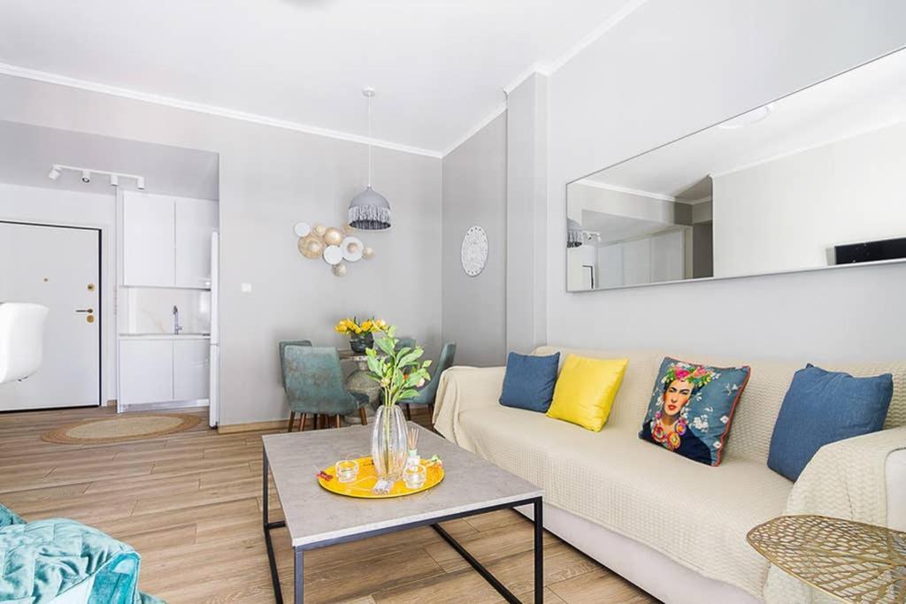 Bright Apartment For 6 Ppl In Aten Exteriör bild